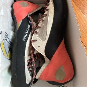 Never worn rock climbing shoes. Size 39